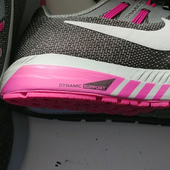 Nike shoes - Picture 6 of 8